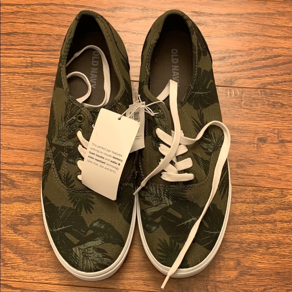 NWT Men’s shoes